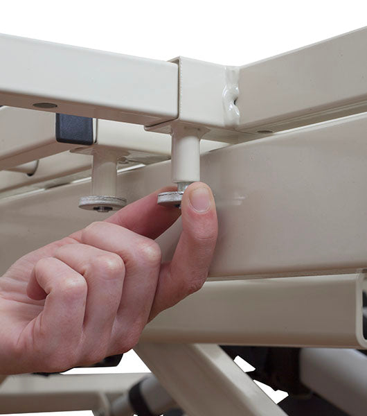 Lincoln Expandable Bariatric Bed with Scale
